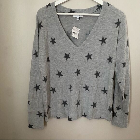 Socialite Top Long Sleeve Fleece Soft Star Print Gray Casual V-Neck Cozy Neutral - Picture 1 of 9